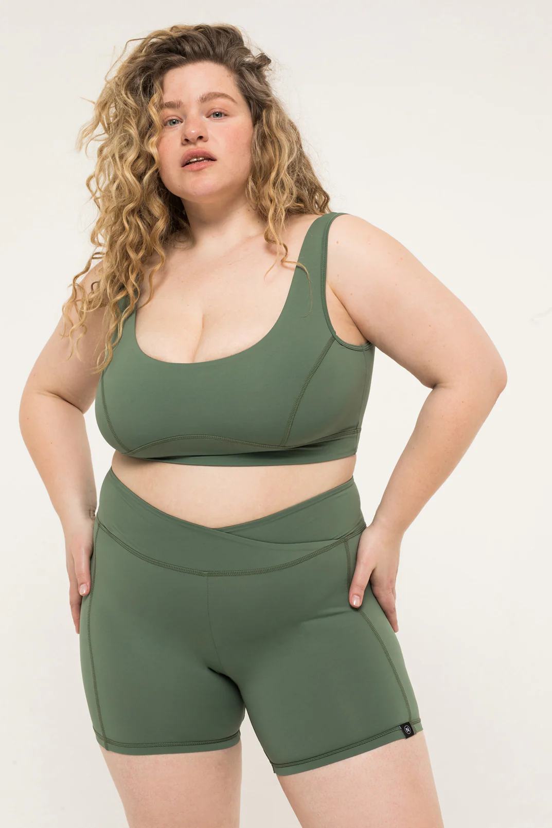 Essential Biker Shorts Khaki - Image 3