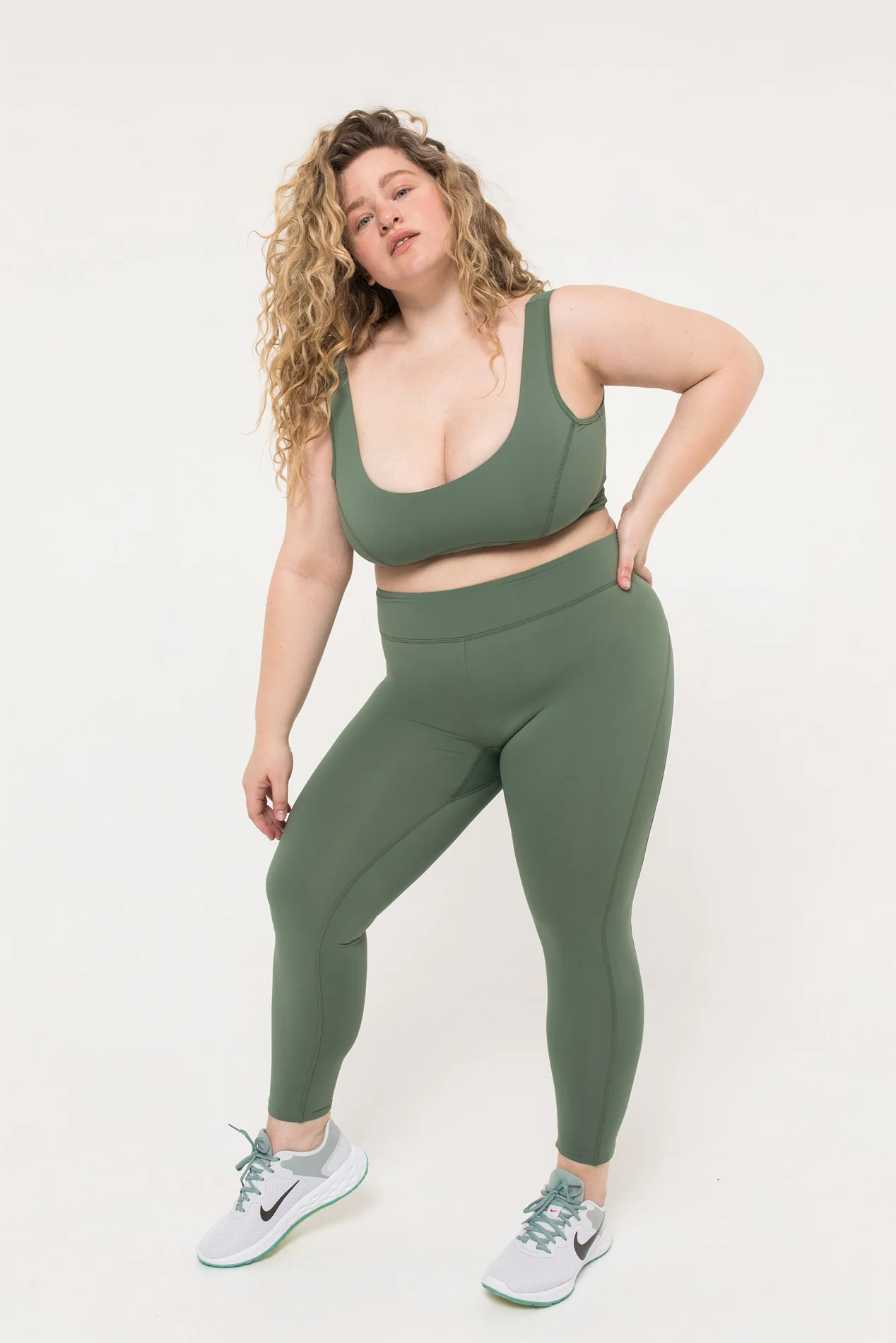 Essential Leggings Khaki - Image 13